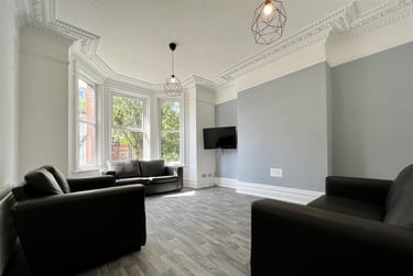 3 bed flat, Lavender Gardens, Jesmond, Newcastle, NE23DD - Image 1